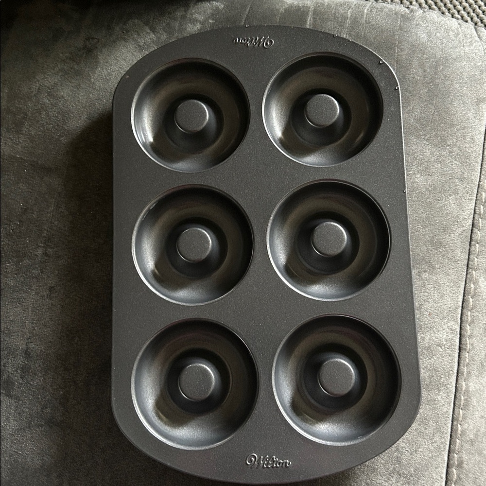 Wilton Gray Donut Pan with Six Molds